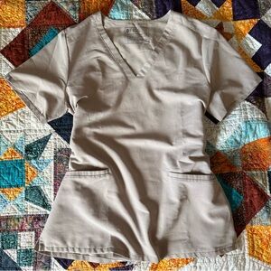 Figs casma three pocket scrub top beige